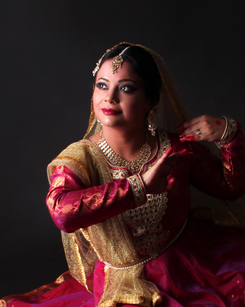 Poise and Mudra — The elegance of classic Kathak hand gestures and narrative expressions.